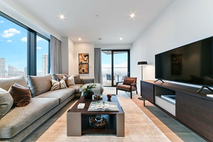 2 Bedroom Apartment To Rent In George Street, London, E14