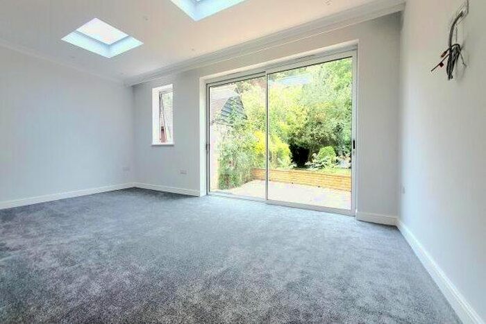 4 Bedroom Bungalow To Rent In Cassiobury Drive, Watford, WD17