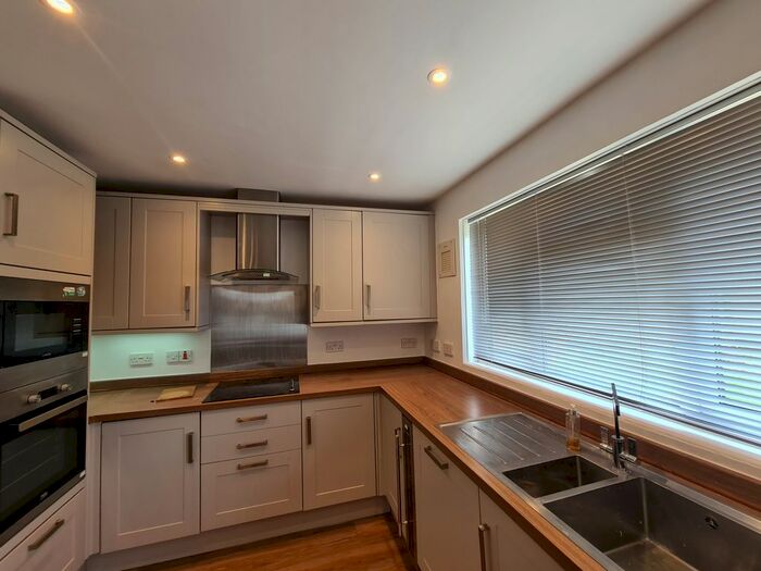 2 Bedroom Bungalow To Rent In Venn Lane, Dartmouth, TQ6