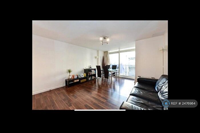 2 Bedroom Flat To Rent In Lowry House, London, E14