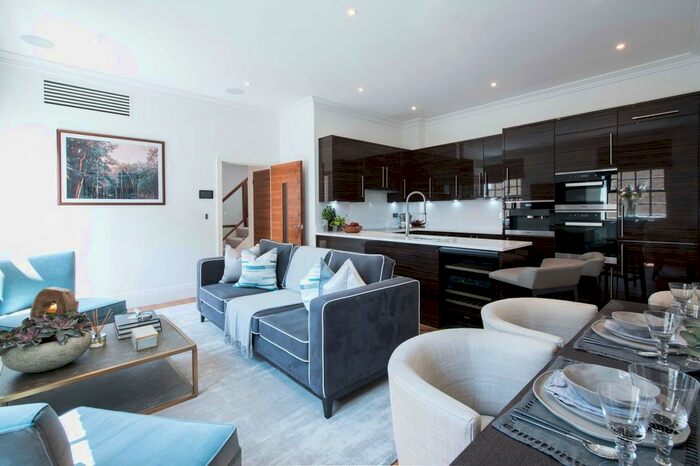 3 Bedroom Penthouse To Rent In Starboard Penthouse, Rainville Road, W6