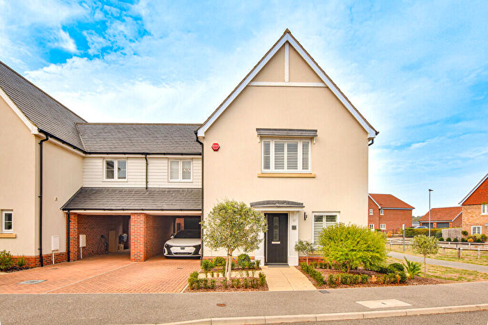 3 Bedroom Semi-Detached House For Sale In Mount Fields, Stebbing, CM6