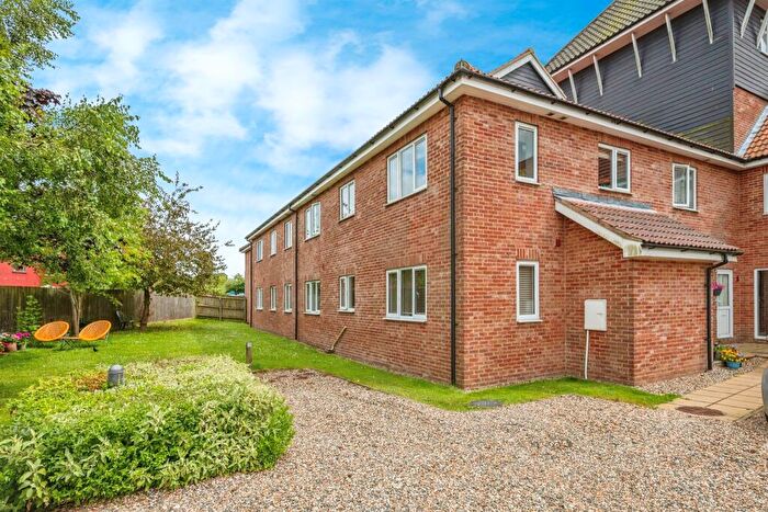 1 Bedroom Flat For Sale In Market Mews, Stalham, Norwich, NR12