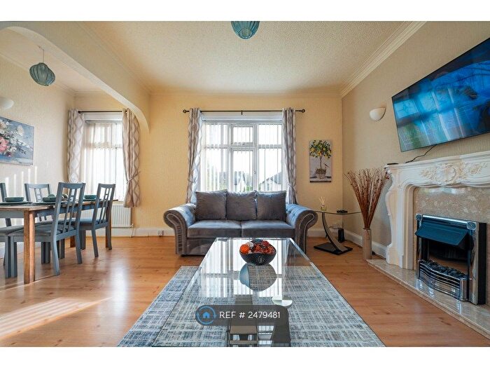 2 Bedroom Flat To Rent In Weelsby Road, Grimsby, DN32