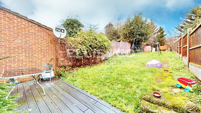 3 Bedroom Terraced House For Sale In Rosewood Avenue, Greenford, UB6