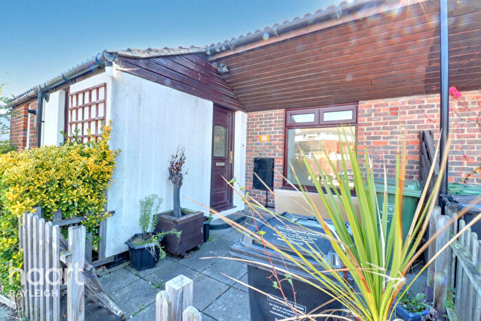 3 Bedroom Terraced House To Rent In Briscoe Road, Basildon, SS13