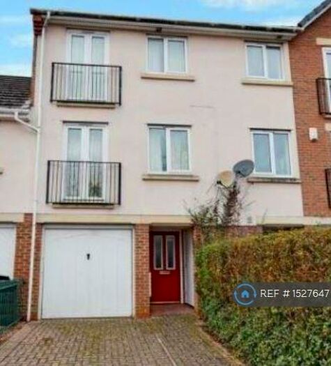 3 Bedroom Terraced House To Rent In The Oaks, Newbury, RG14