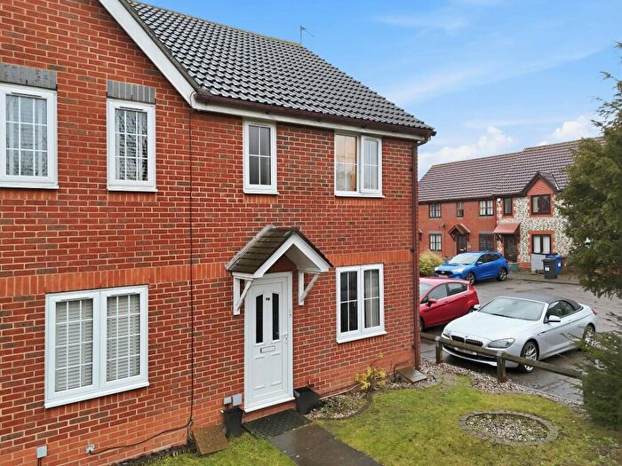 3 Bedroom End Of Terrace House For Sale In Gilbert Road, Chafford Hundred, Grays, RM16