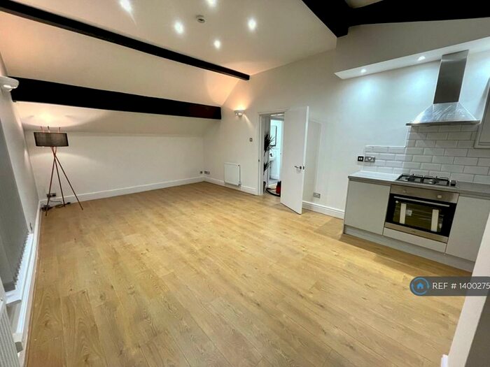 2 Bedroom Penthouse To Rent In Kremlin Drive, Liverpool, L13