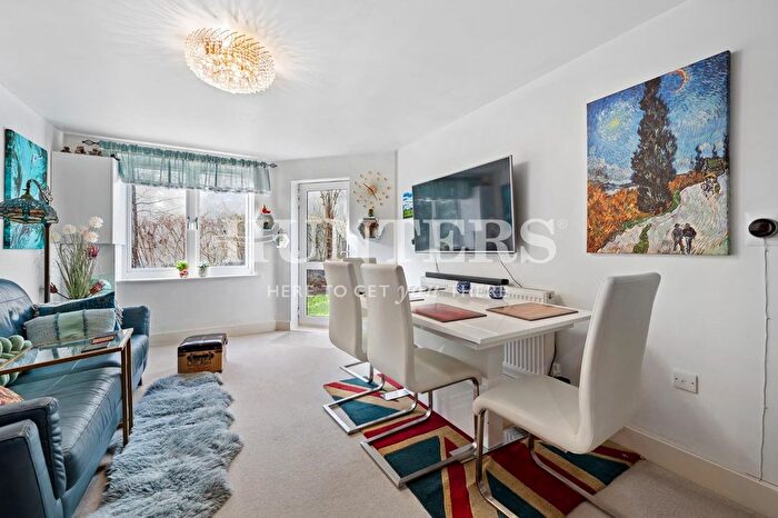 3 Bedroom Property To Rent In Malvern Road, London, NW6