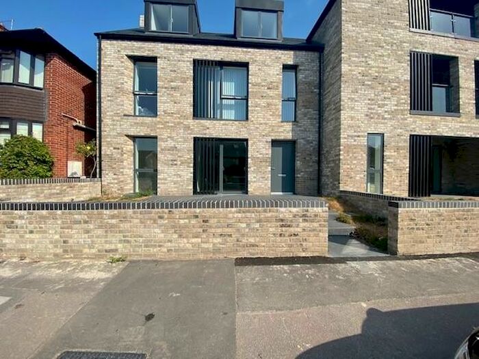 2 Bedroom Apartment To Rent In Water Street, CB4