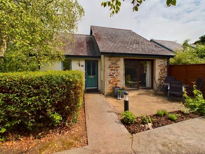 2 Bedroom Property For Sale In The Valley, Carnon Downs, Truro, TR3