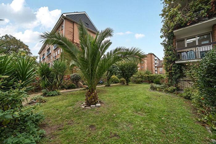 Studio For Sale In Cadiz Street, London, SE17