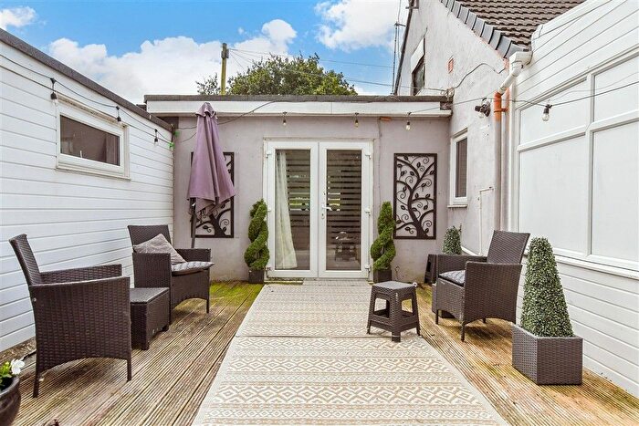 3 Bedroom Semi-Detached Bungalow For Sale In Woodgate Road, Woodgate, Chichester, West Sussex, PO20