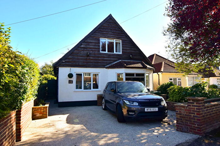 4 Bedroom Detached House For Sale In Downs Avenue, Pinner, Greater London, HA5