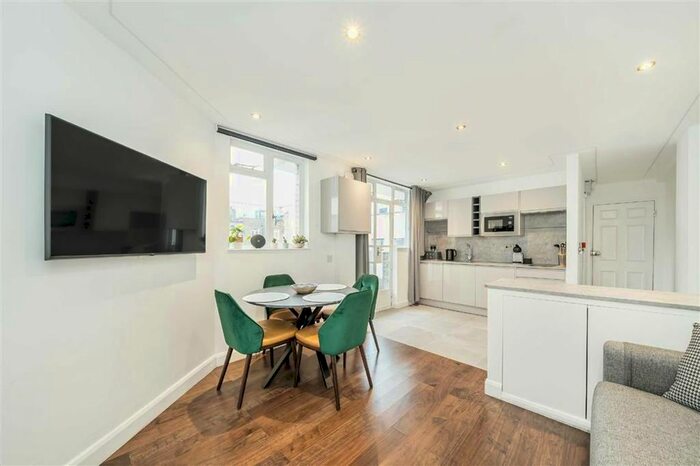 2 Bedroom Flat To Rent In Whitfield Street, London, W1T