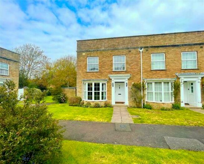 3 Bedroom End Of Terrace House To Rent In Addington Place, Christchurch, BH23