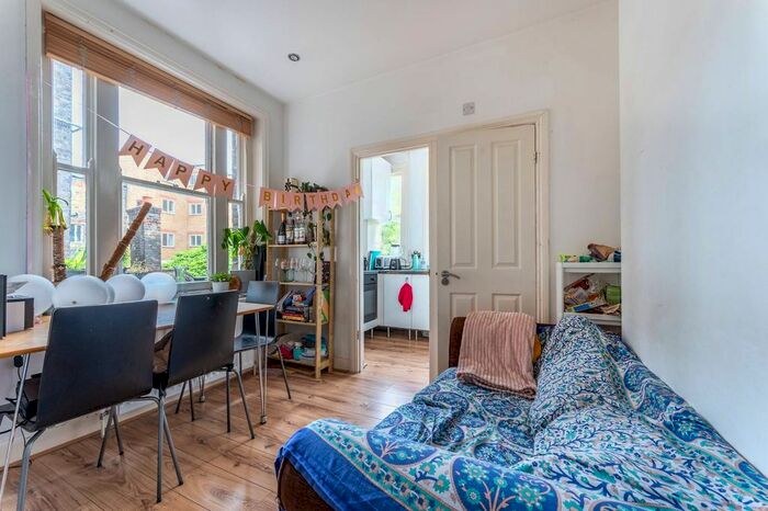 3 Bedroom Flat To Rent In Brixton Hill, Brixton Hill, London, SW2