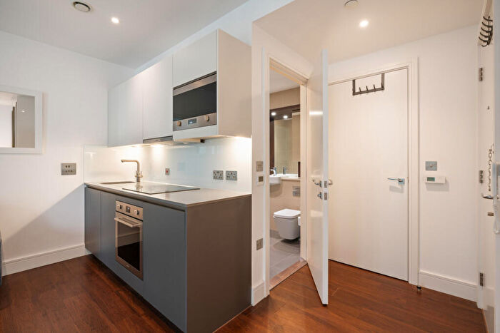 Studio To Rent In Maine Tower, Canary Wharf, E14