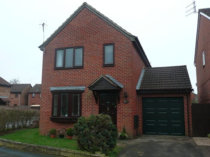 3 Bedroom Detached House To Rent In Woodhall Park, Swindon, SN2