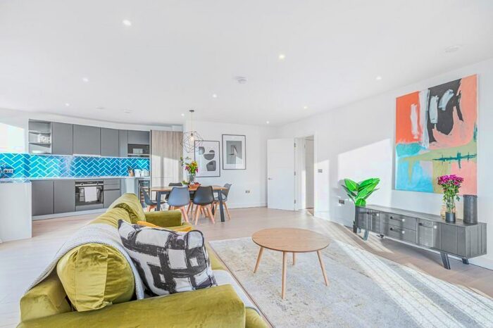 3 Bedroom Flat To Rent In Gorsuch Place, London, E2