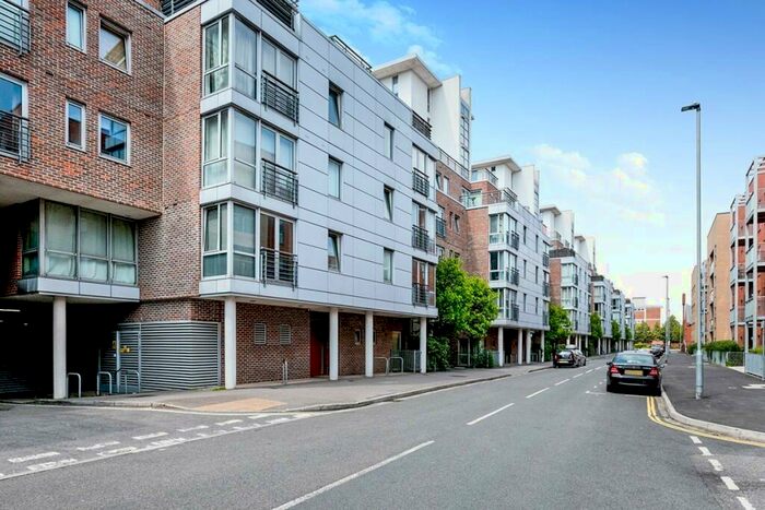 1 Bedroom Flat To Rent In Unicorn House Cross Street, Portsmouth, PO1