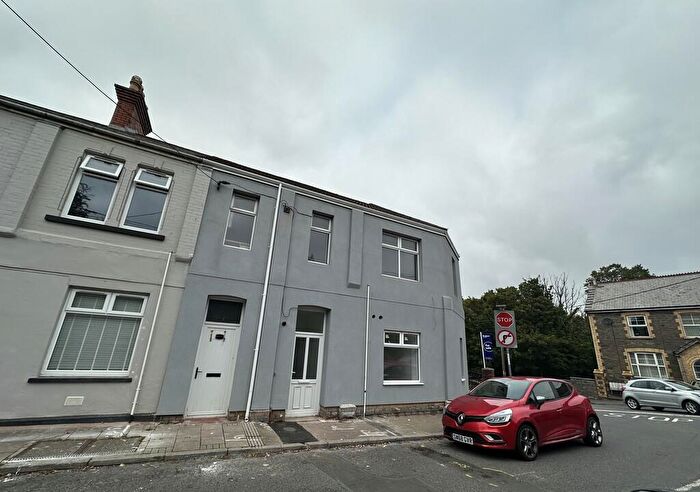 2 Bedroom Flat To Rent In Afonlais, Pengam, NP12