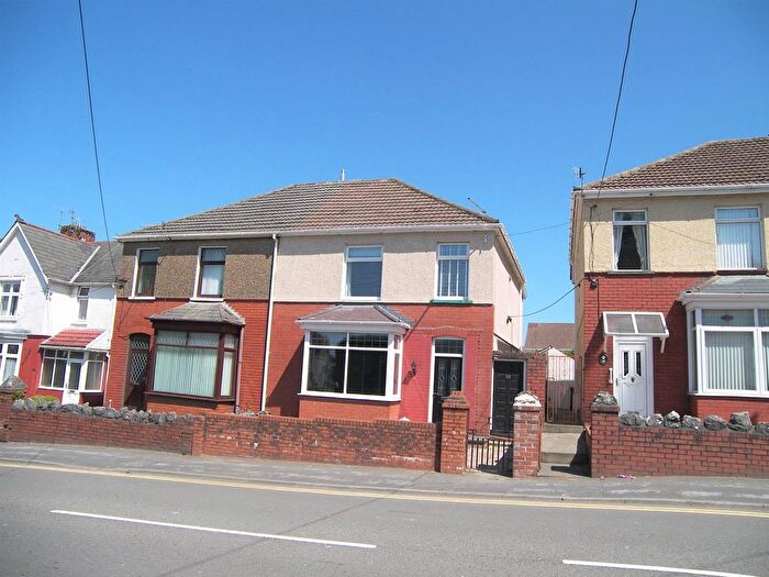 3 Bedroom Semi-Detached House To Rent In Cimla Road, Neath, SA11