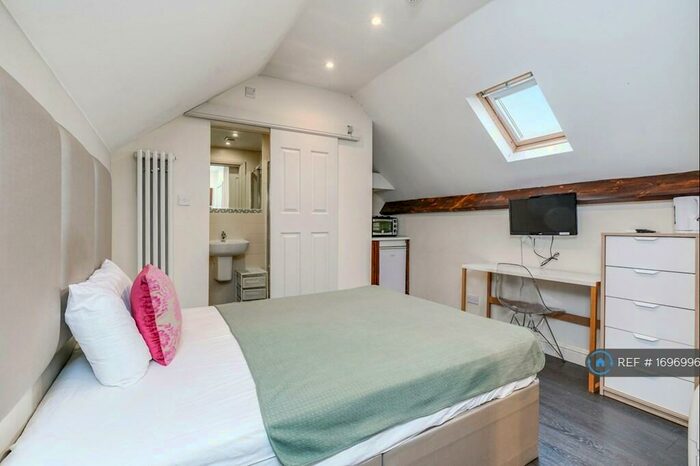 Studio To Rent In Finchley Road, London, NW3