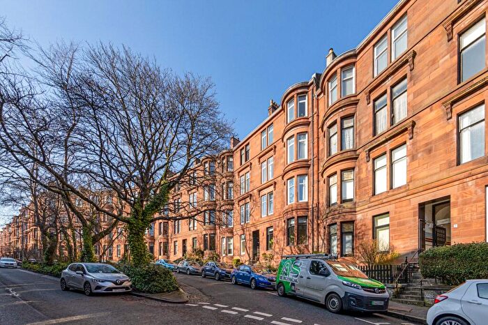 2 Bedroom Apartment For Sale In Caird Drive, Partickhill, Glasgow, G11