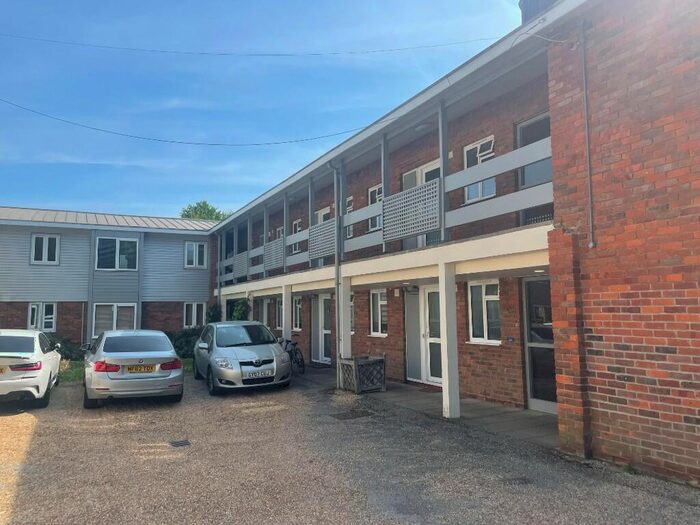 1 Bedroom Maisonette To Rent In Cross Lanes, Guildford, Surrey, GU1