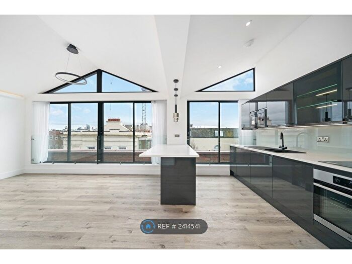 2 Bedroom Flat To Rent In Coomer Place, London, SW6