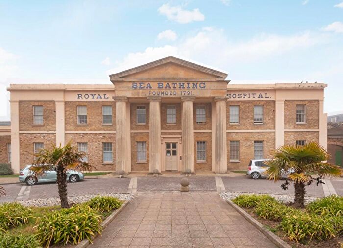 2 Bedroom Flat For Sale In Royal Seabathing, Margate, Kent, CT9