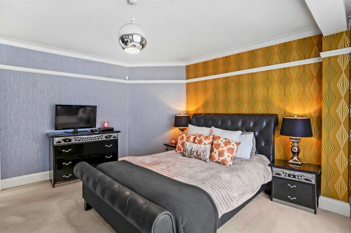 4 Bedroom Detached House To Rent In Kent House Road, Beckenham, BR3