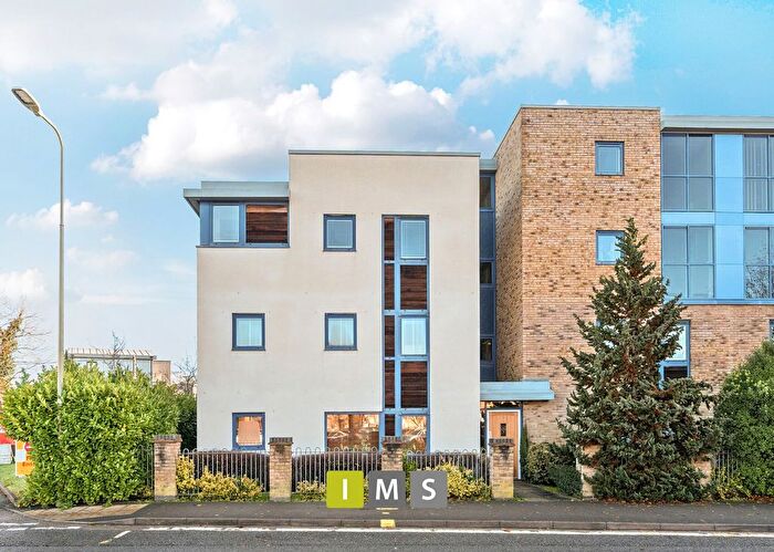 2 Bedroom Flat For Sale In London Road, Bicester, OX26