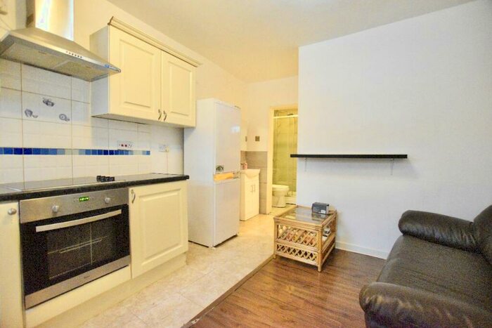 Studio To Rent In Morning Lane, Hackney, E9