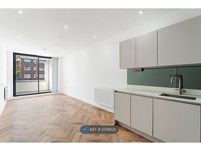 1 Bedroom Flat To Rent In High Street Wanstead, London, E11