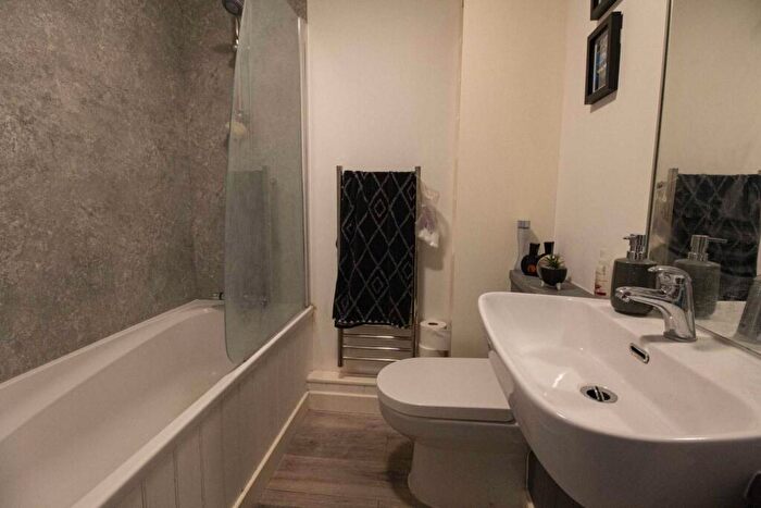 1 Bedroom Apartment For Sale In Vallis Court, Frome, BA11