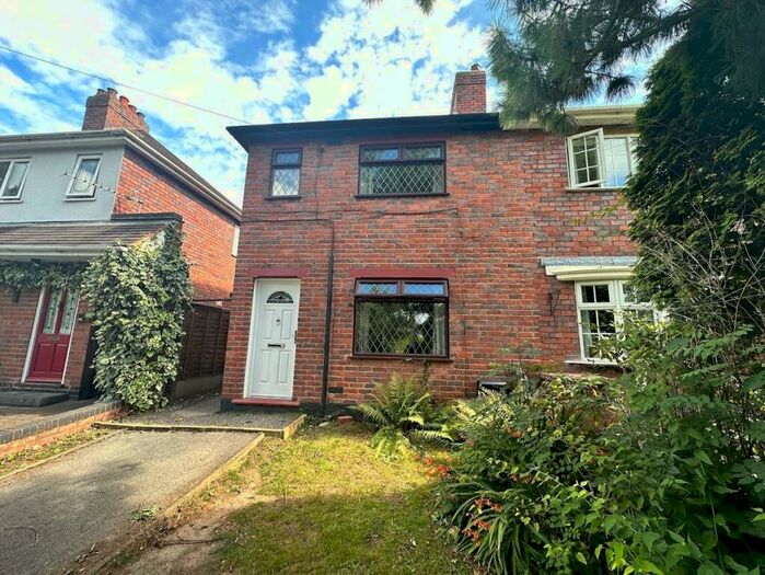 2 Bedroom House To Rent In Tamworth Road, Dosthill, Tamworth, B77