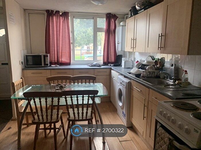 5 Bedroom Terraced House To Rent In Barchester Close, Uxbridge, UB8