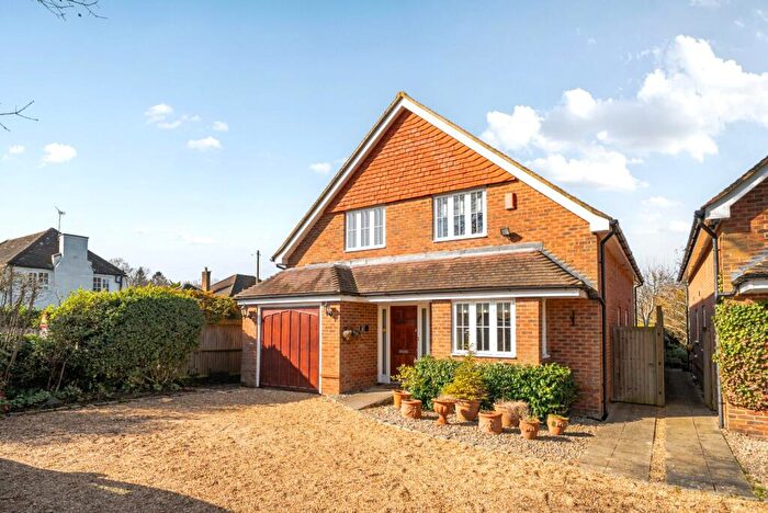 4 Bedroom Detached House For Sale In Forest Road, Effingham Junction, KT24