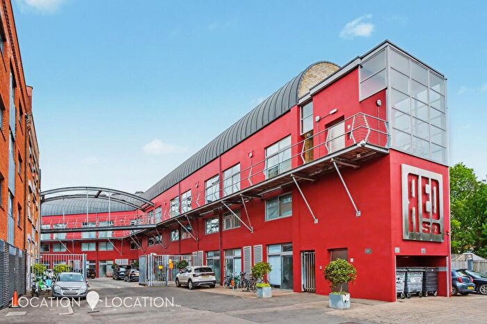2 Bedroom Flat To Rent In Carysfort Road, Red Square, N16