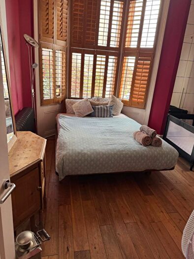 2 Bedroom Flat To Rent In Dartmouth Park Hill, London, NW5