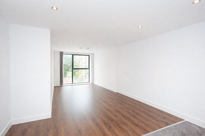 3 Bedroom Flat To Rent In Eastbury Road, Watford, WD19