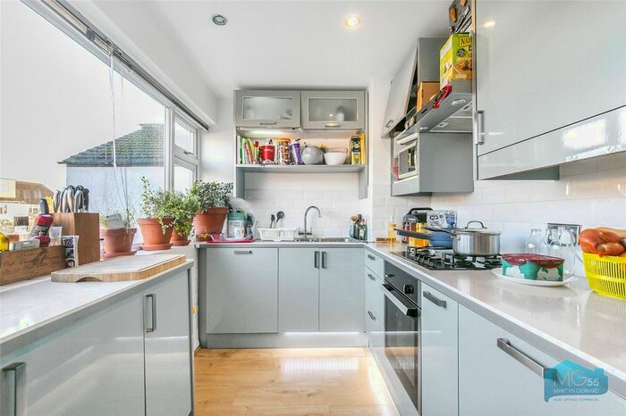 2 Bedroom Flat To Rent In Byron Road, London NW7