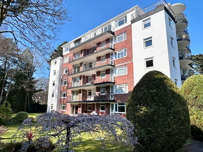 3 Bedroom Penthouse For Sale In The Avenue, Branksome Park, BH13