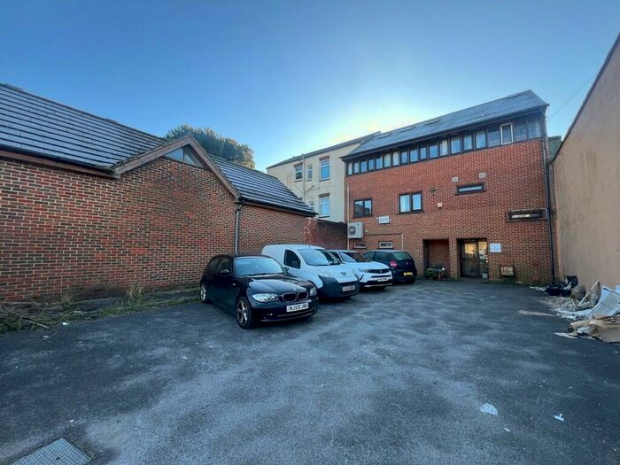 3 Bedroom Apartment To Rent In Woolston, Southampton, SO19