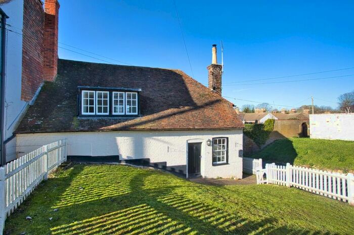 2 Bedroom Semi-Detached House For Sale In Westcourt Lane, Shepherdswell, CT15