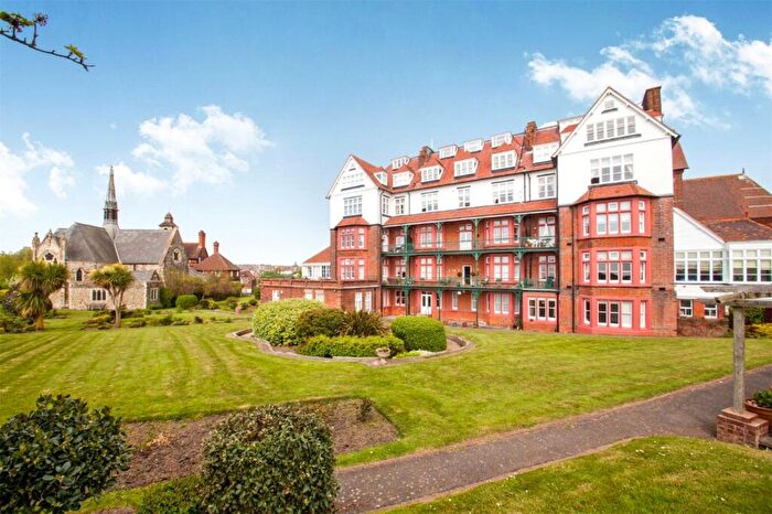 2 Bedroom Flat For Sale In The Durlocks, Folkestone, Kent, CT19