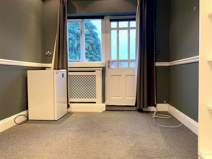 Studio To Rent In Great Cambridge Road, Tottenham, N17